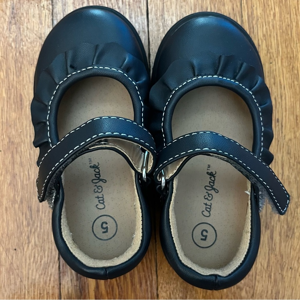 Cat&Jack toddler girl Mary Jane shoes - size 5 - Picture 2 of 4